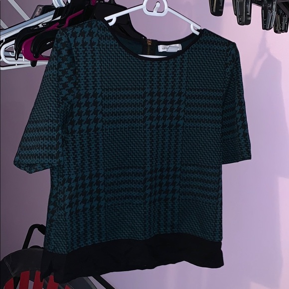 Liz Clairborne Crop Pattern Tee - Picture 2 of 2